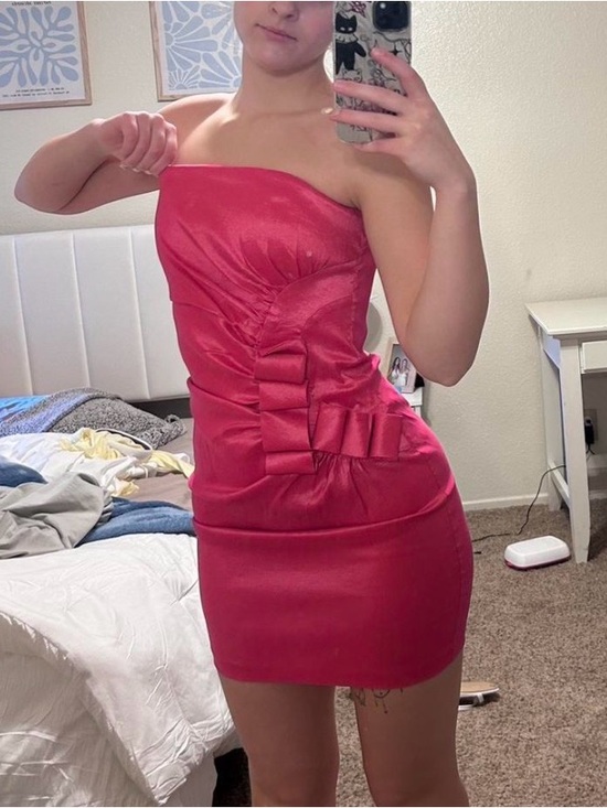 Romeo & Juliet Couture Dresses & Skirts - Romeo & Juliet Couture Hot Pink Strapless Satin Mini Dress